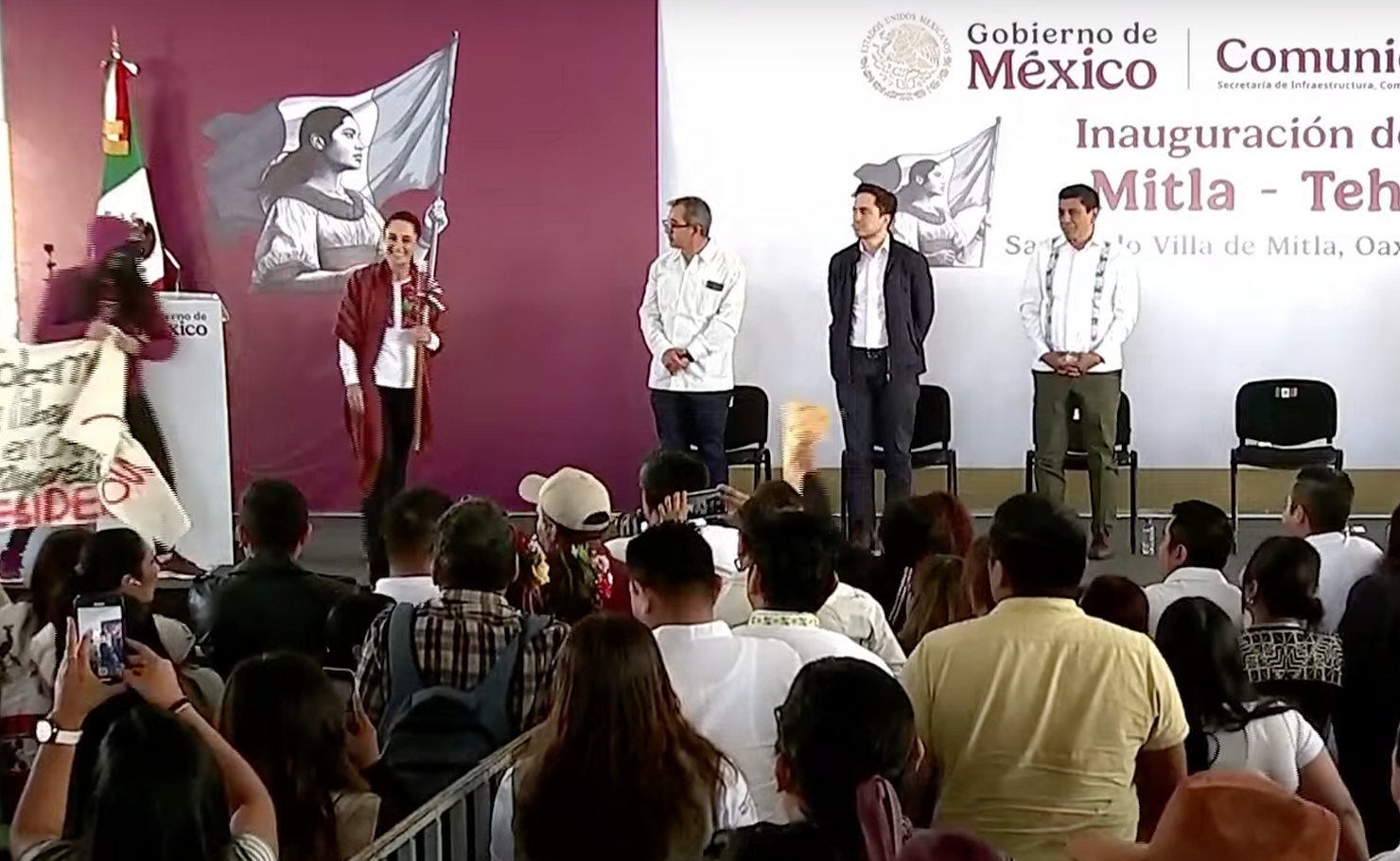 Así reaccionó la presidenta Claudia Sheinbaum a la protesta de la saxofonista María Elena Ríos. Foto: Captura de pantalla/Gobierno de México 