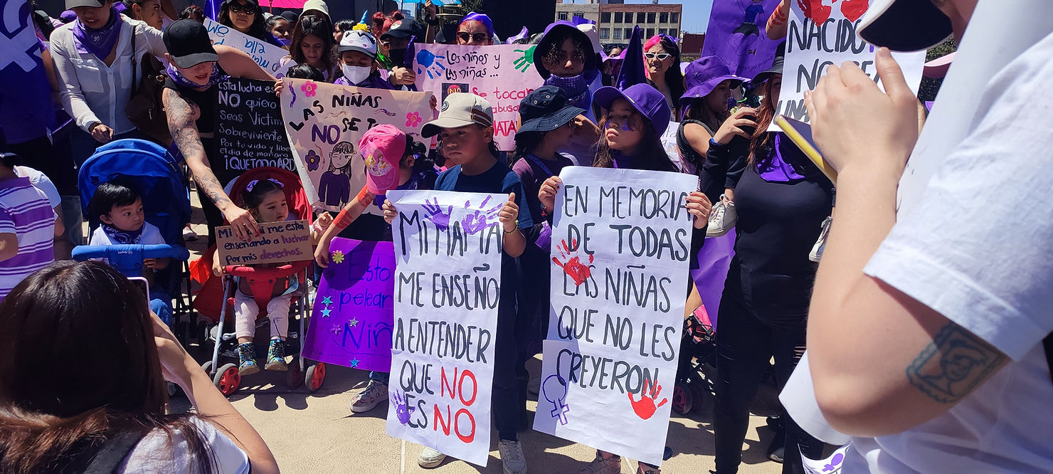 Niñas protestan en la marcha del 8 de marzo en la CDMX. Foto: Melissa Galván/Marejada
